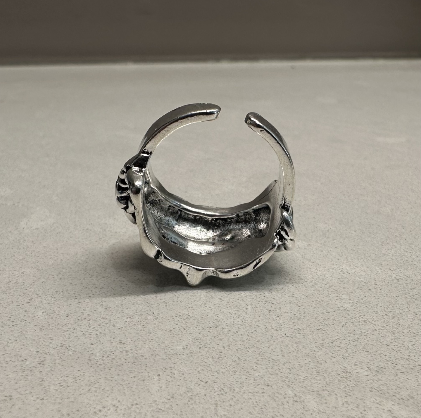Sculptural Face Design Ring - photo 2