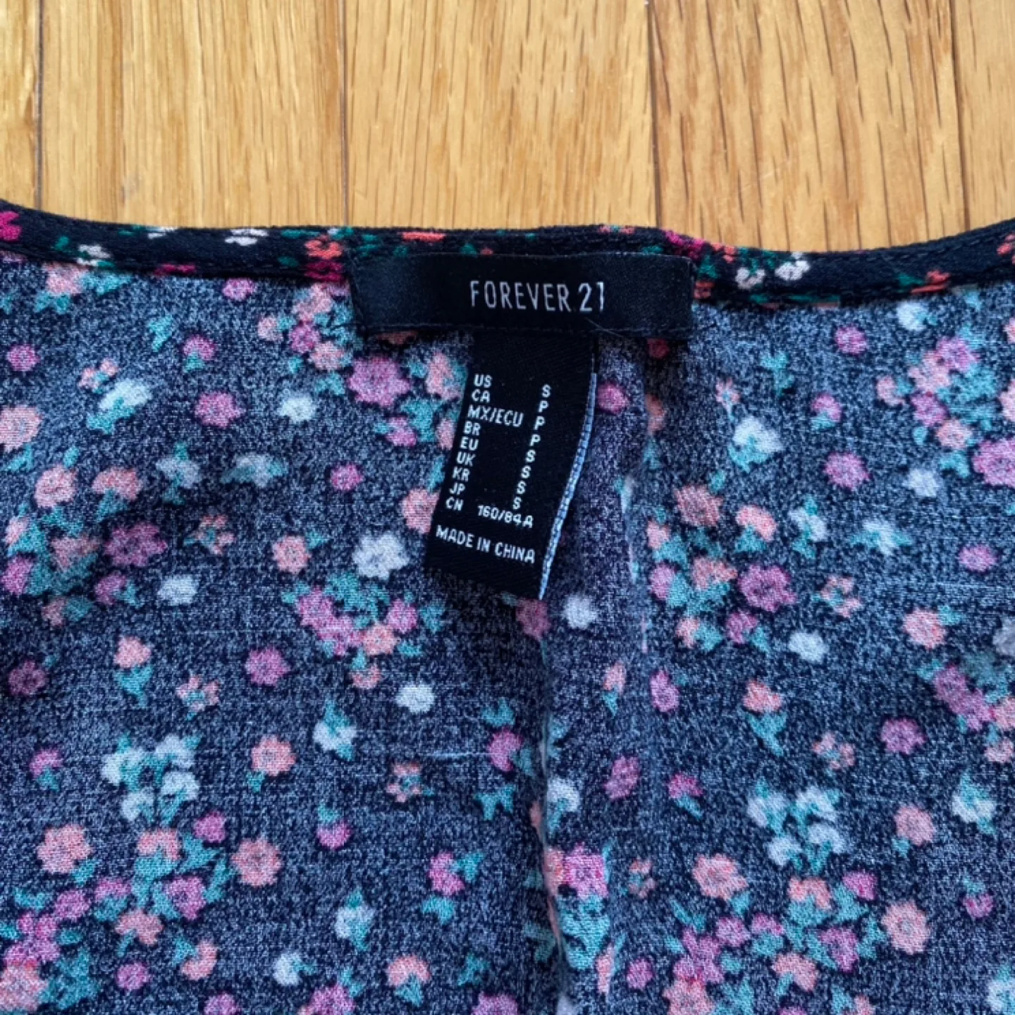 F21 Floral Print Long Sleeve Top image indicator(3)