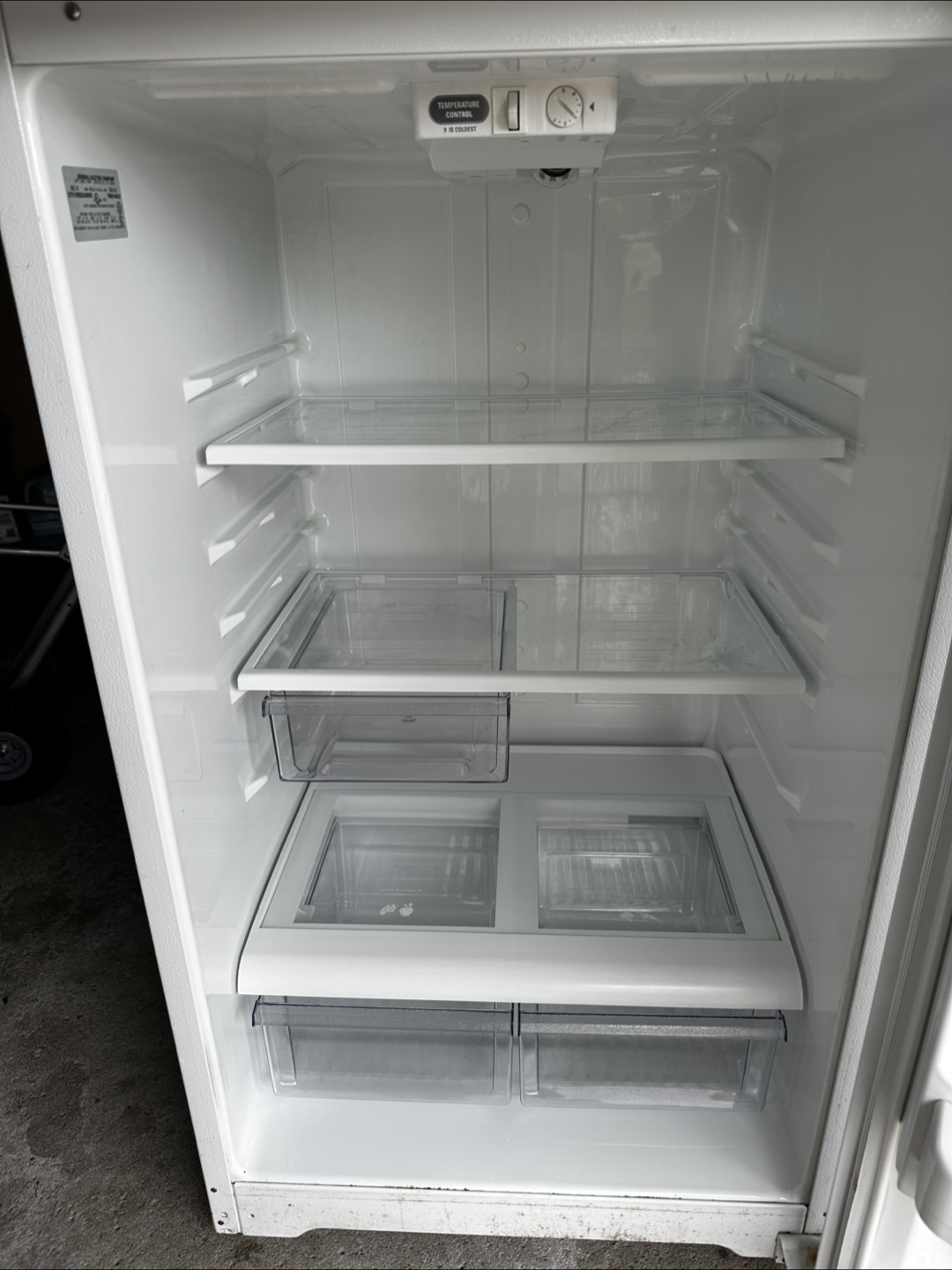 GE Top Freezer Refrigerator - White - photo 4