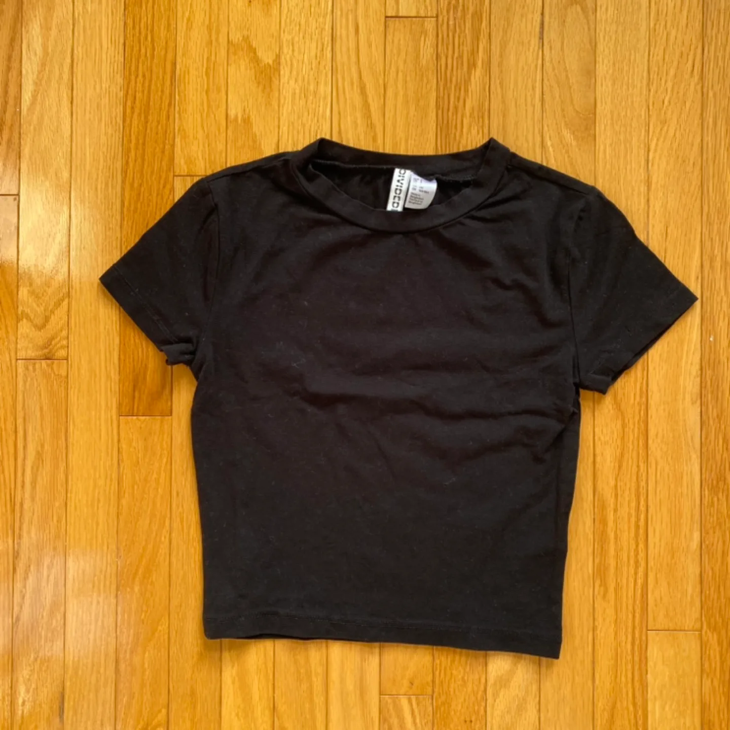 H&M Divided Black Crop thumbnail