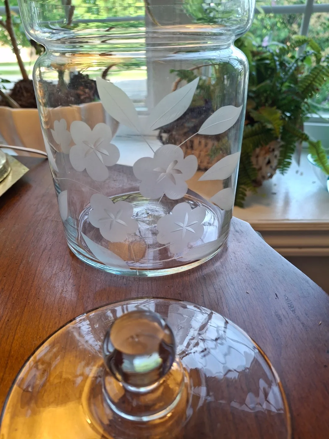 Etched glass jar with lid image indicator(3)