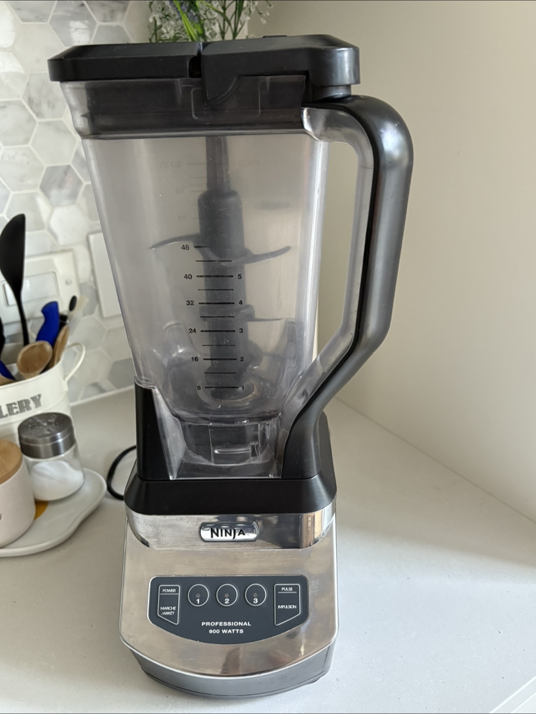 Ninja Professional 900 Watts Blender - photo 2