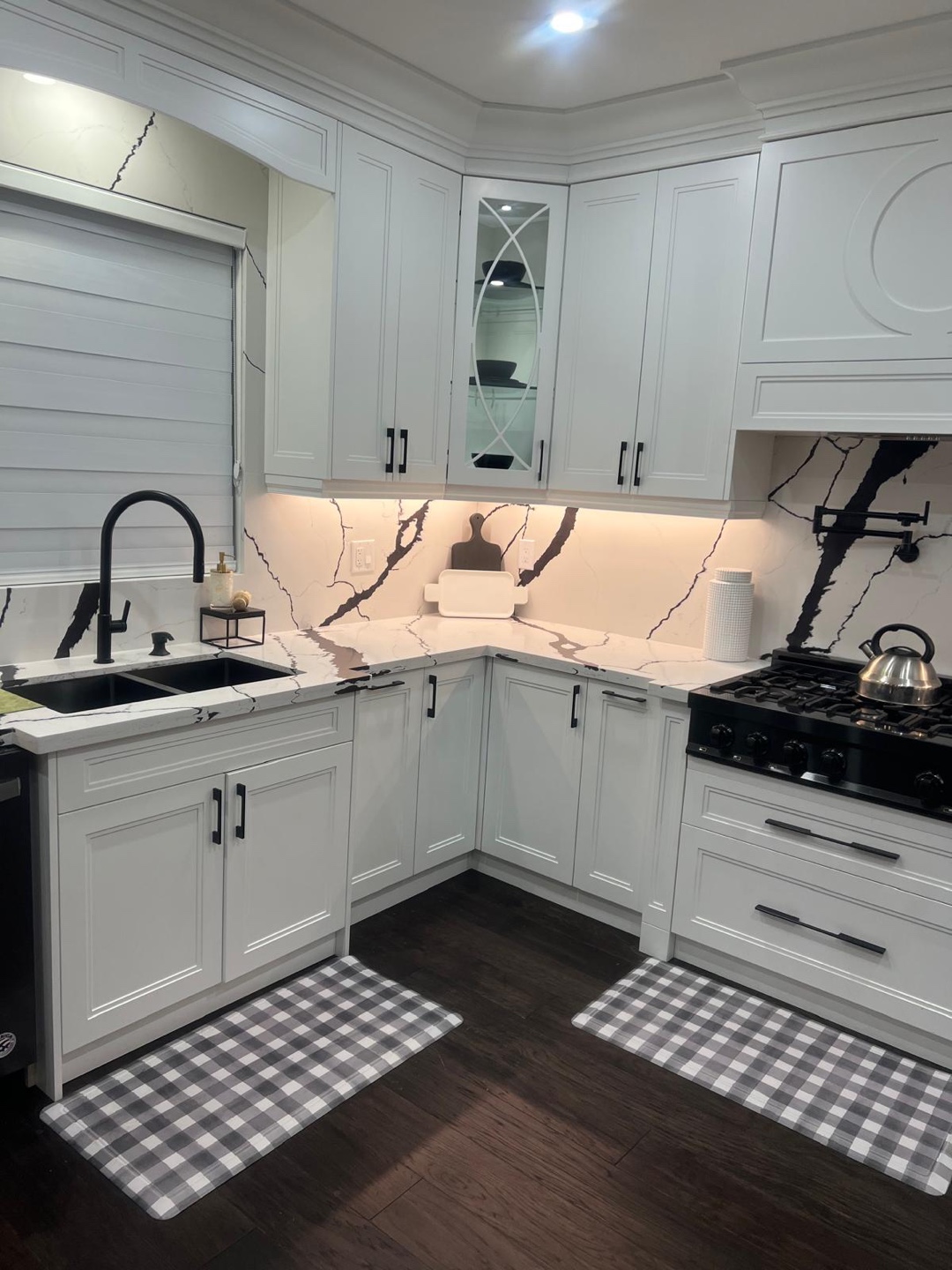 Modern White Shaker Kitchen Cabinets
