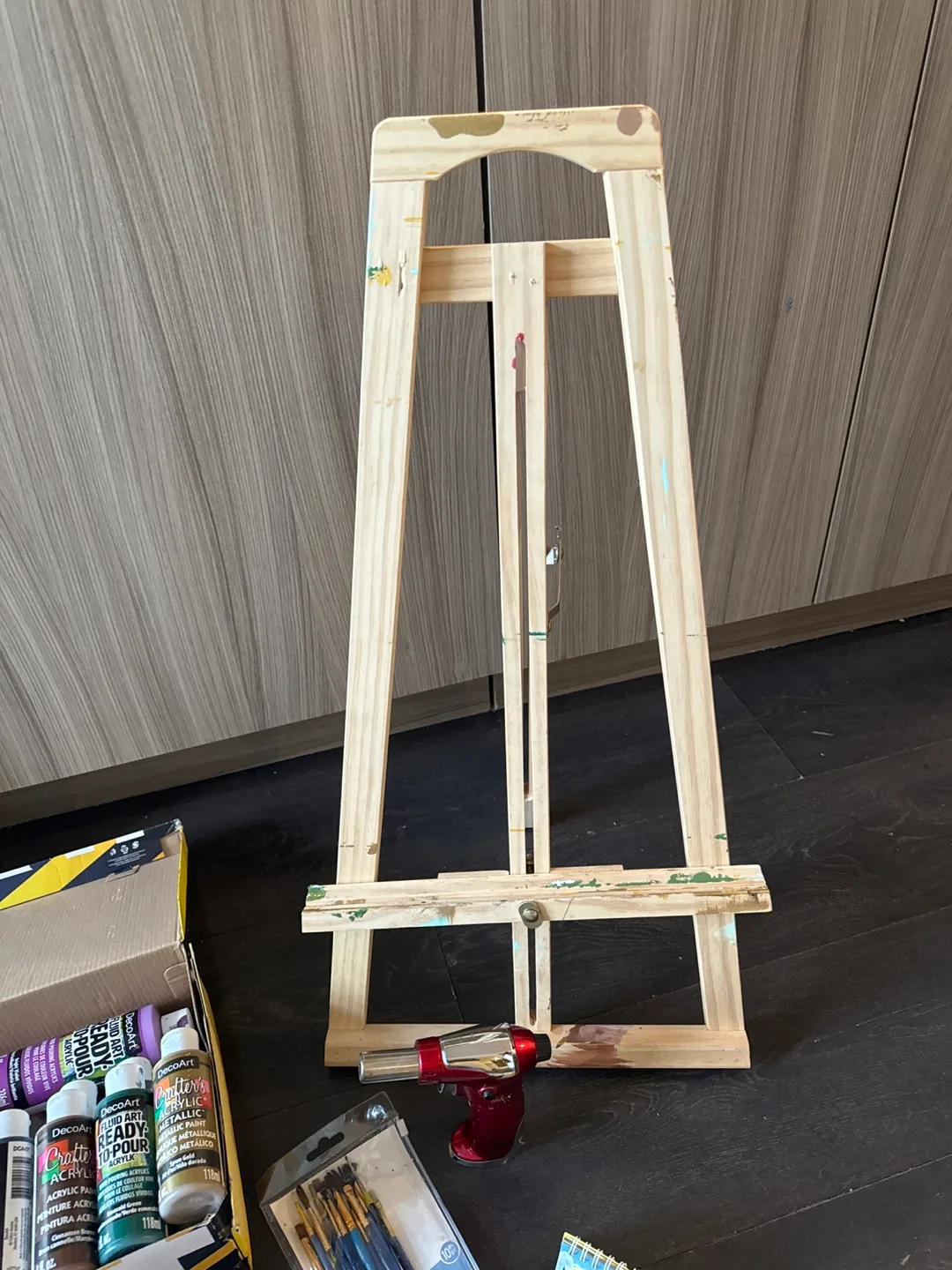 Painting Accessories with Easel & Supplies image indicator(2)