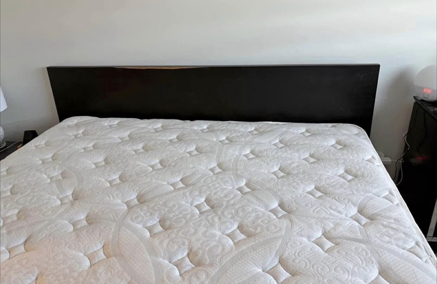 Free delivery queen mattress and box spring - photo 3