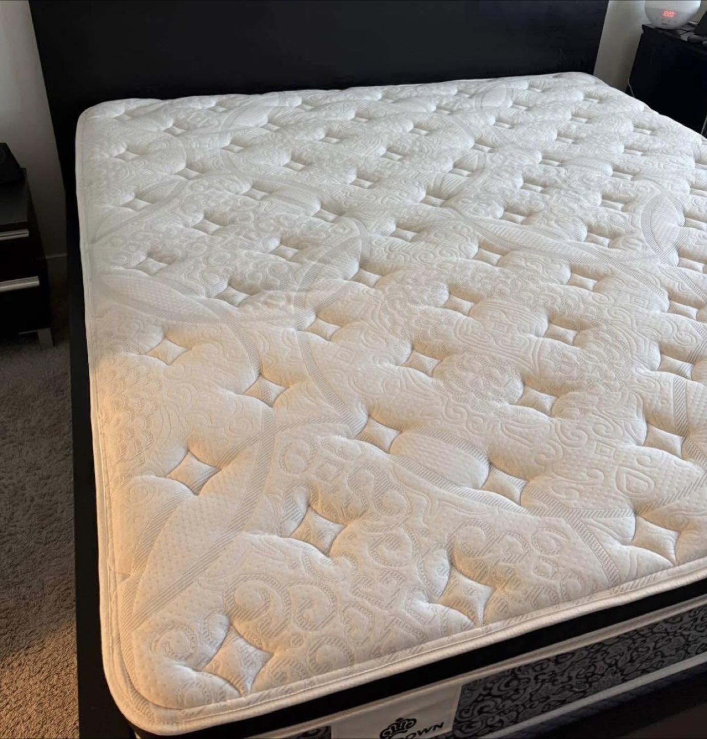 Free delivery queen mattress and box spring - photo 2
