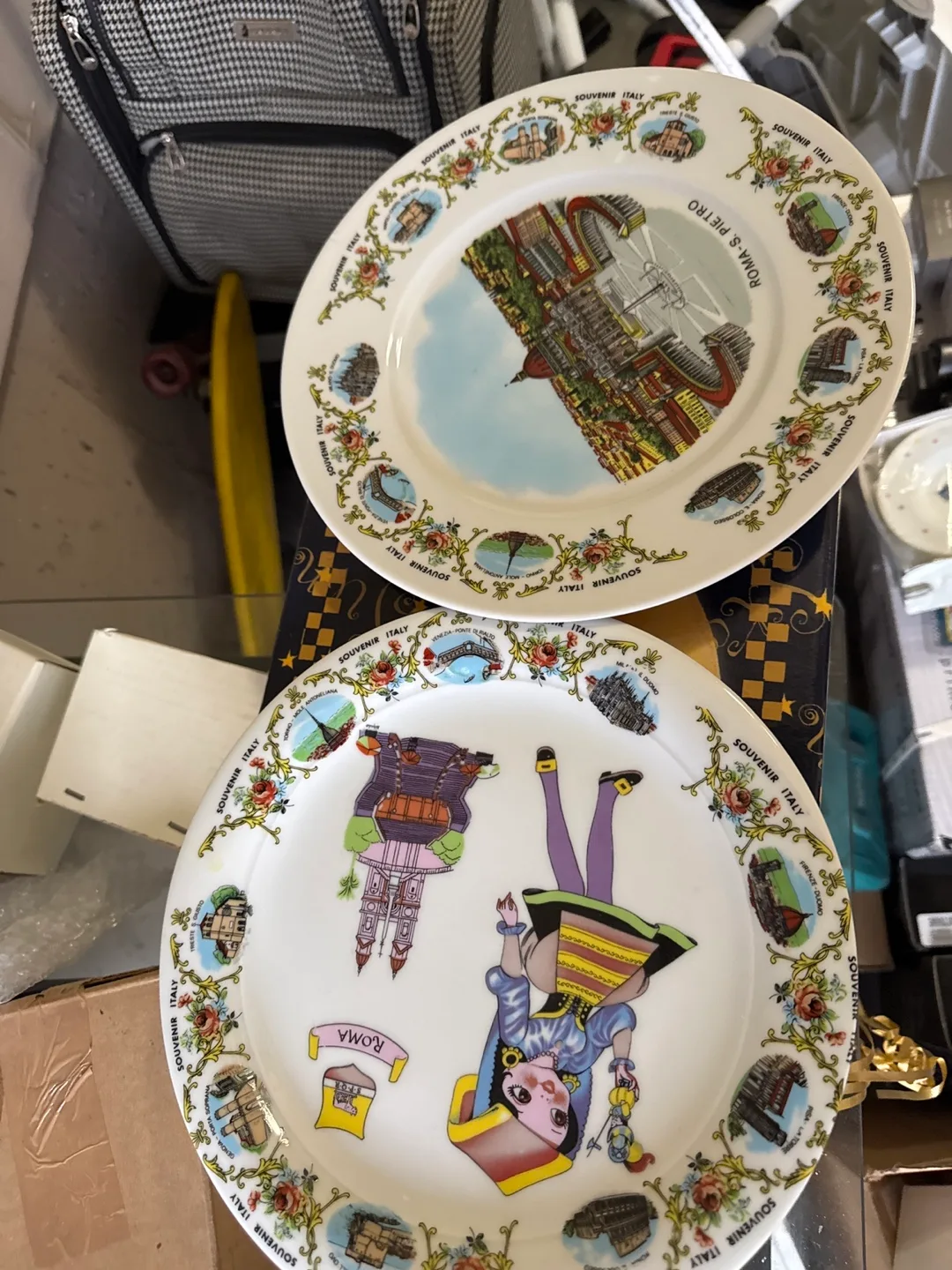 Two Vintage Souvenir Plates from Italy thumbnail