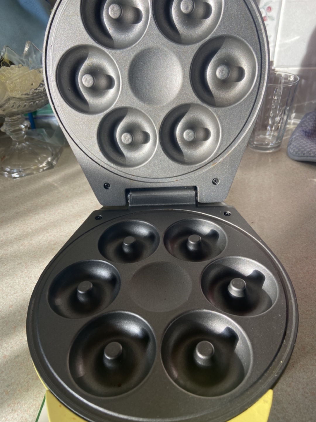 Babycakes Donut Maker - Yellow - photo 5