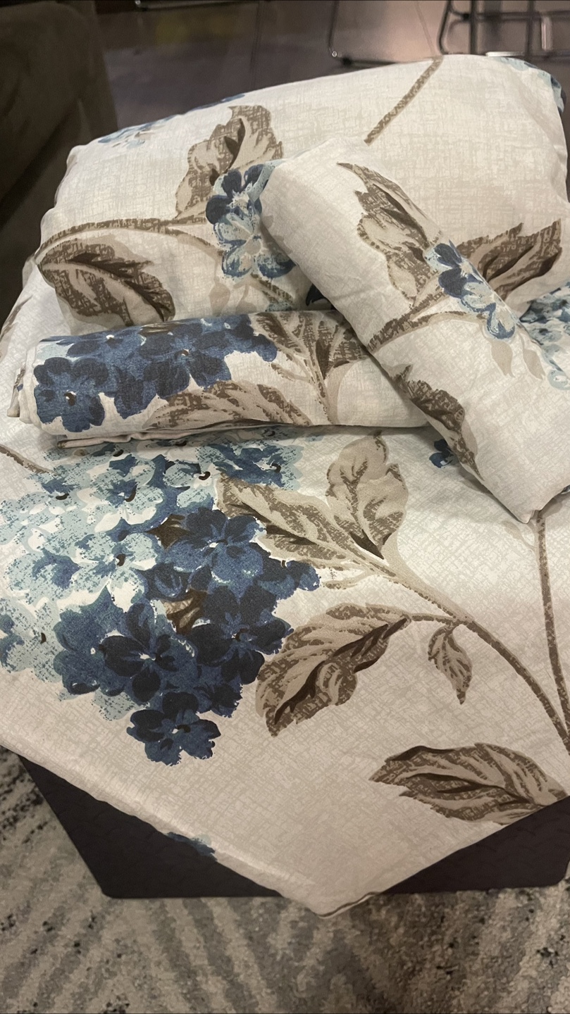 Queen size BedSheet Set - photo 2