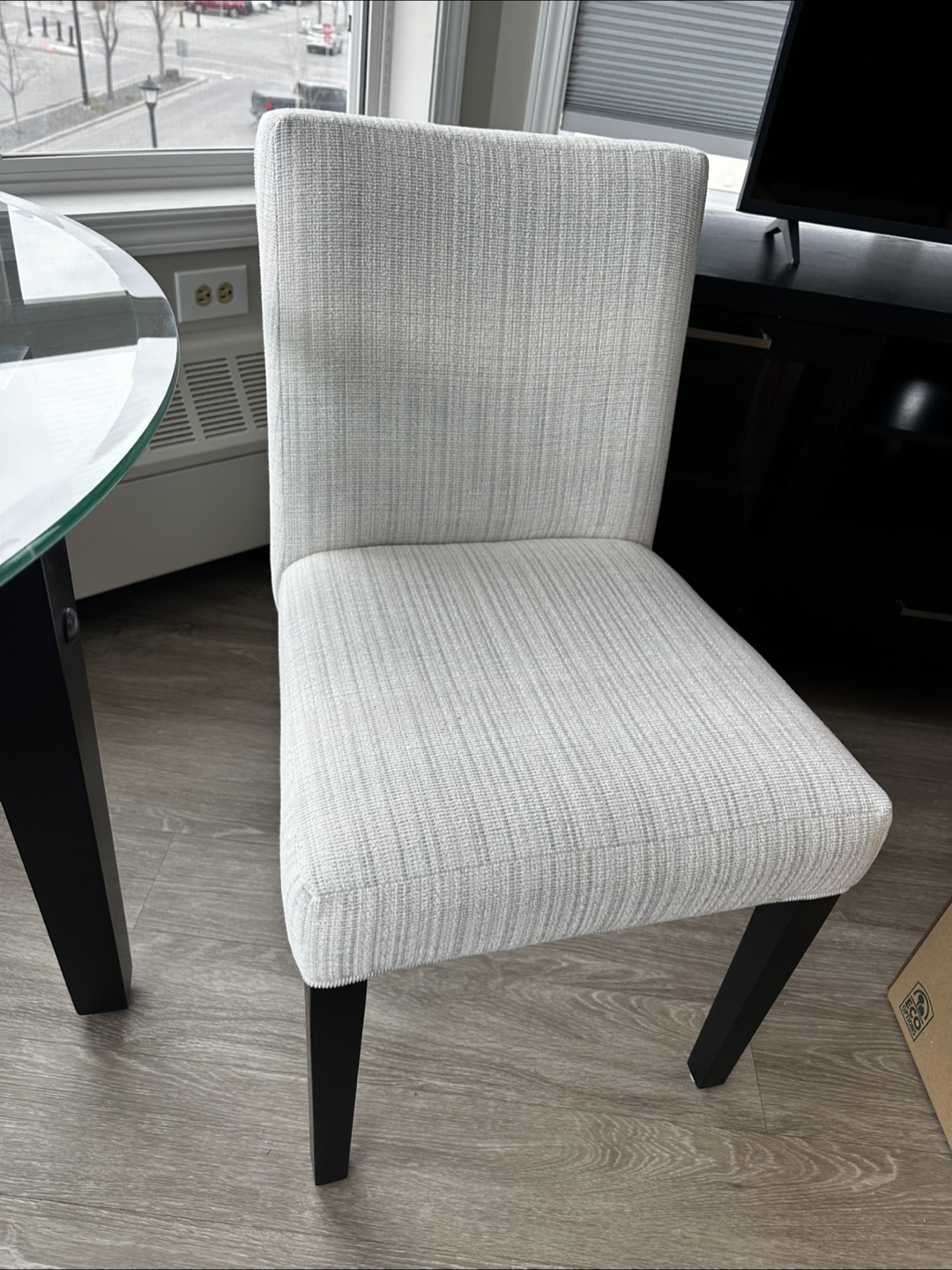 Glass-top dining table and two chairs - photo 3