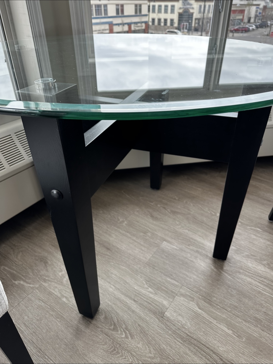 Glass-top dining table and two chairs - photo 2