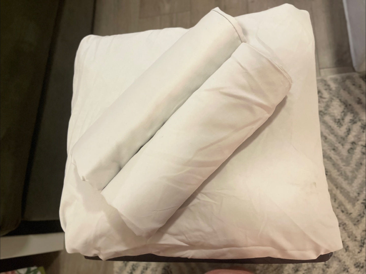 Light Grey Queen size fitted bedsheet with pillowcases