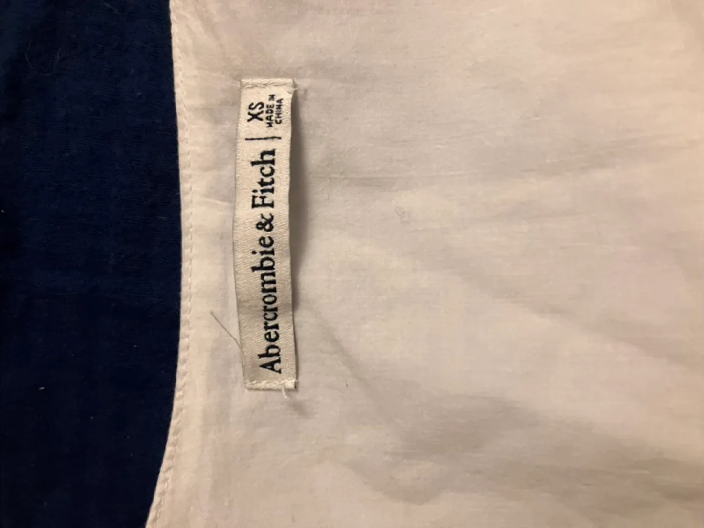 Extra small Abercrombie & Fitch White blouse. image indicator(2)