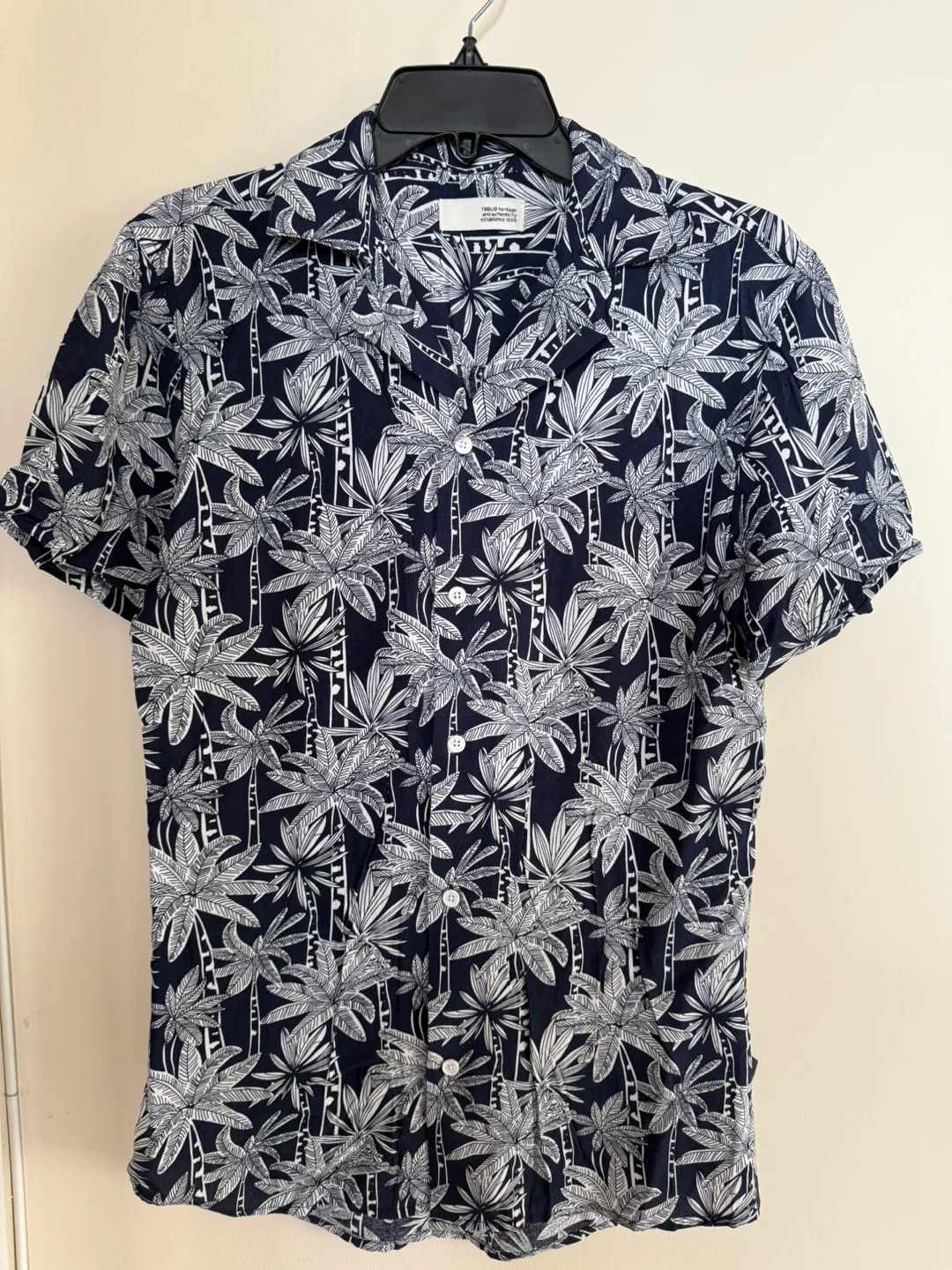 !Solid Tropic Men’s Shirt (Small) Excellent Condition! image indicator(2)