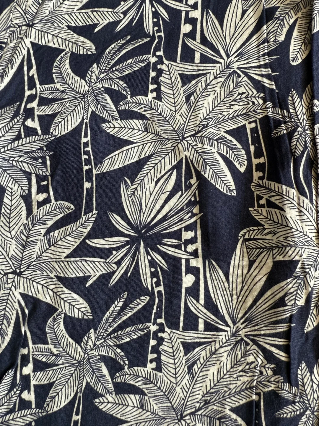 !Solid Tropic Men’s Shirt (Small) Excellent Condition! image indicator(6)