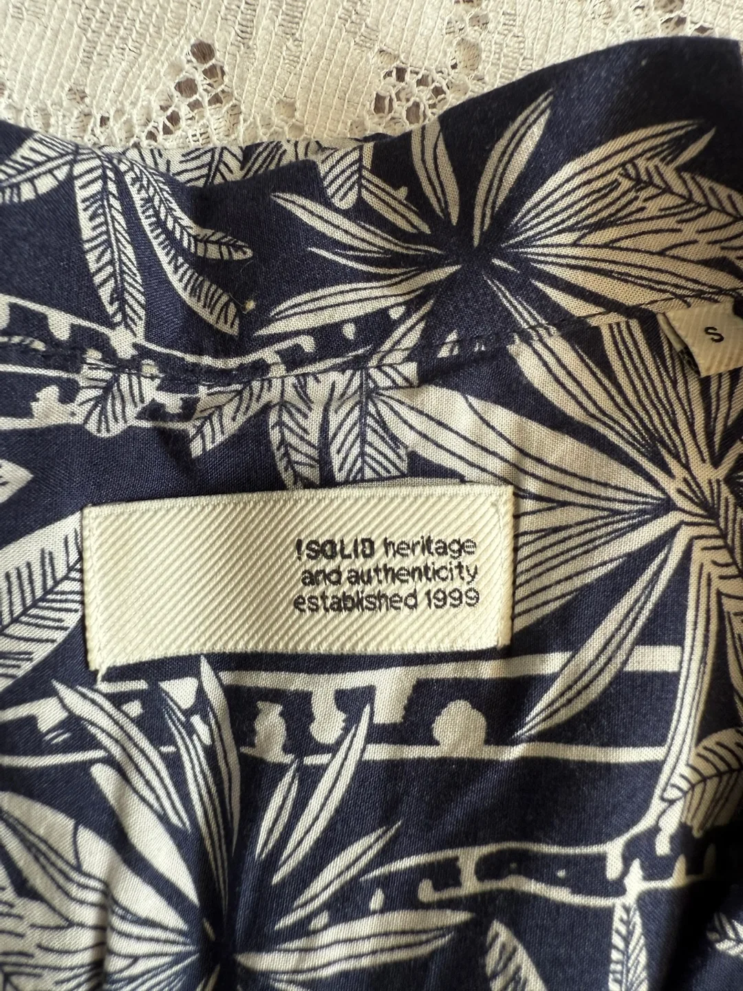 !Solid Tropic Men’s Shirt (Small) Excellent Condition! image indicator(4)