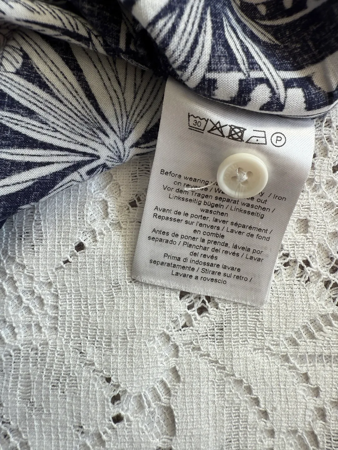 !Solid Tropic Men’s Shirt (Small) Excellent Condition! image indicator(7)