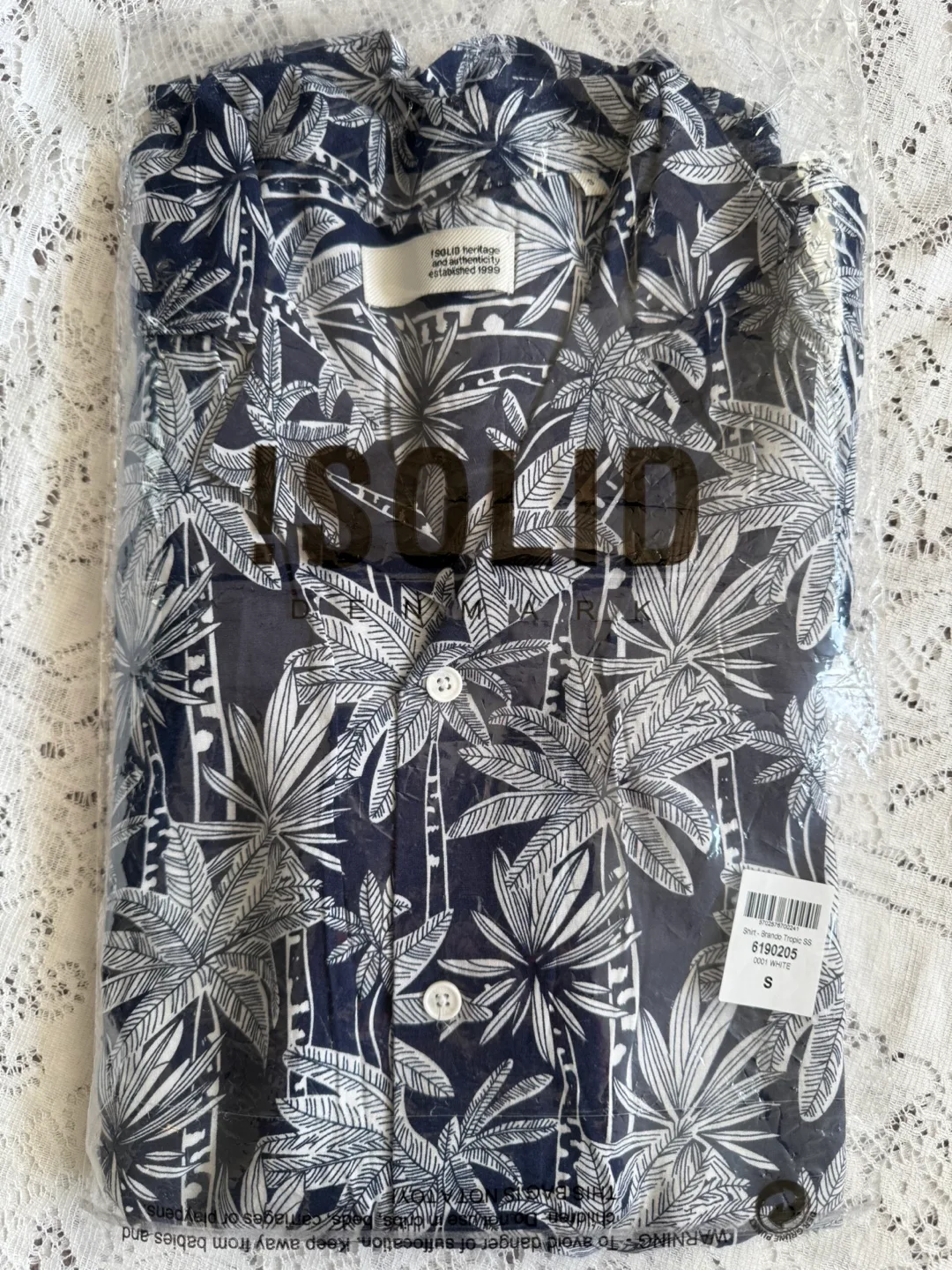 !Solid Tropic Men’s Shirt (Small) Excellent Condition! image indicator(8)