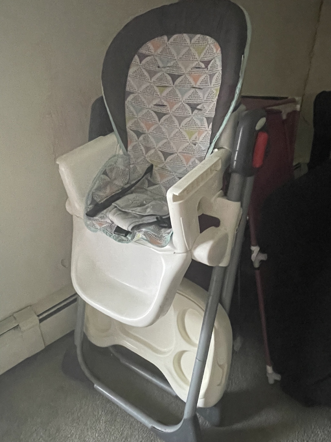 Baby High Chair with Tray - photo 3