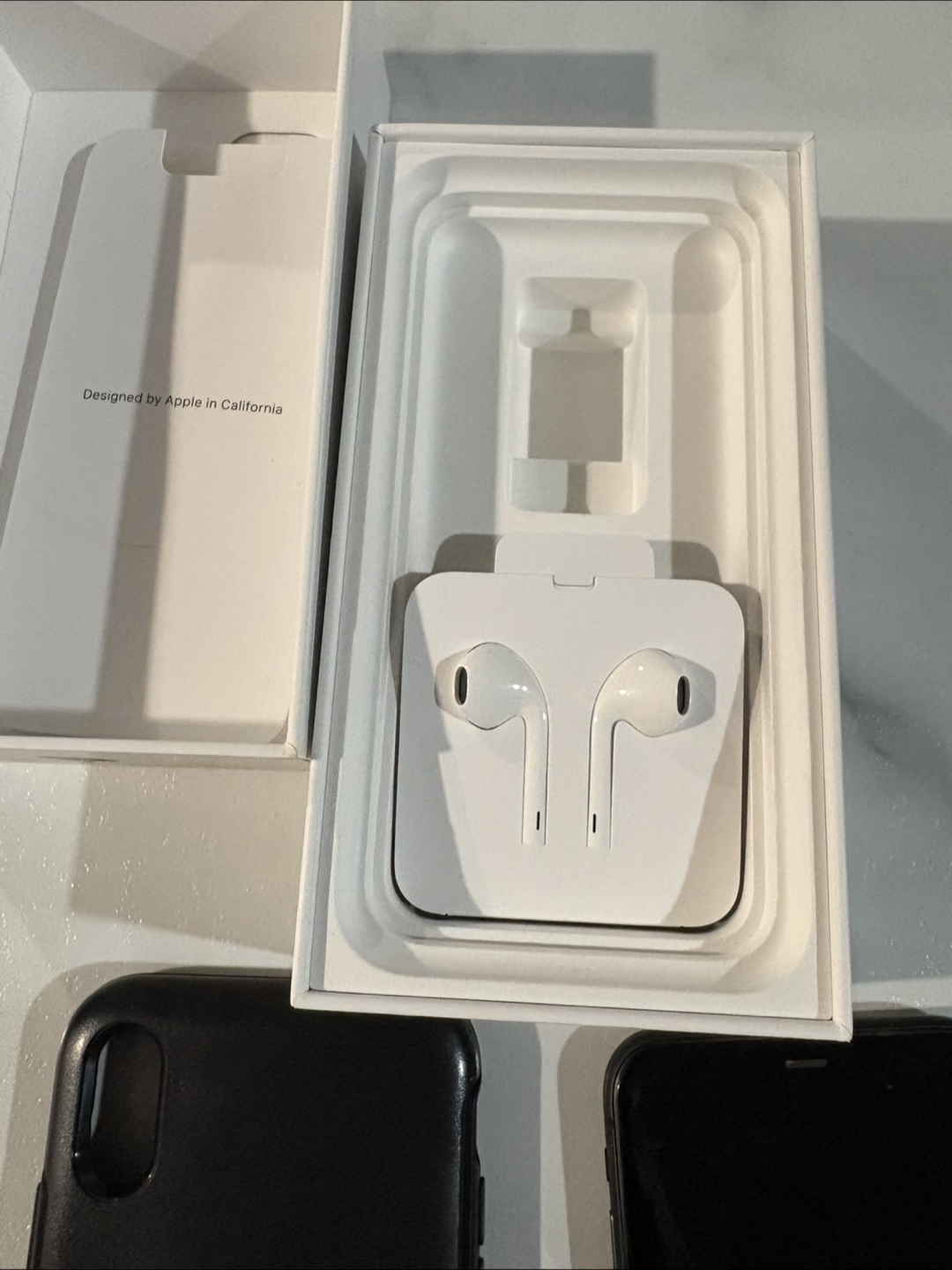 Apple IPhone 11 64GB Black Unlocked- w/ extra accessories - photo 4