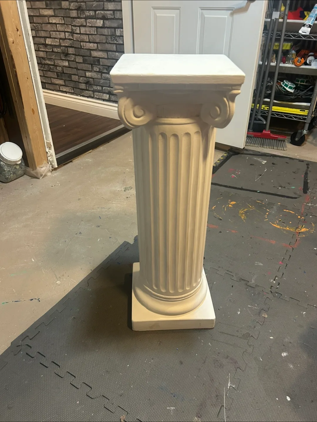 White Pedestal Column Stand thumbnail