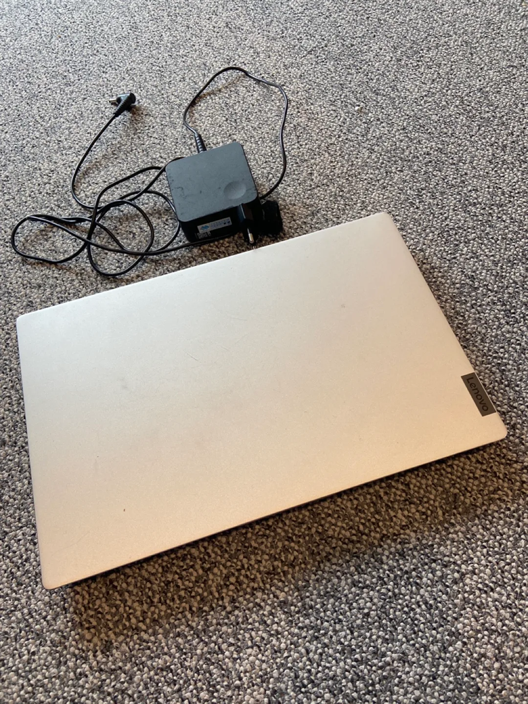 Lenovo Ideapad 5 Laptop (for parts) thumbnail