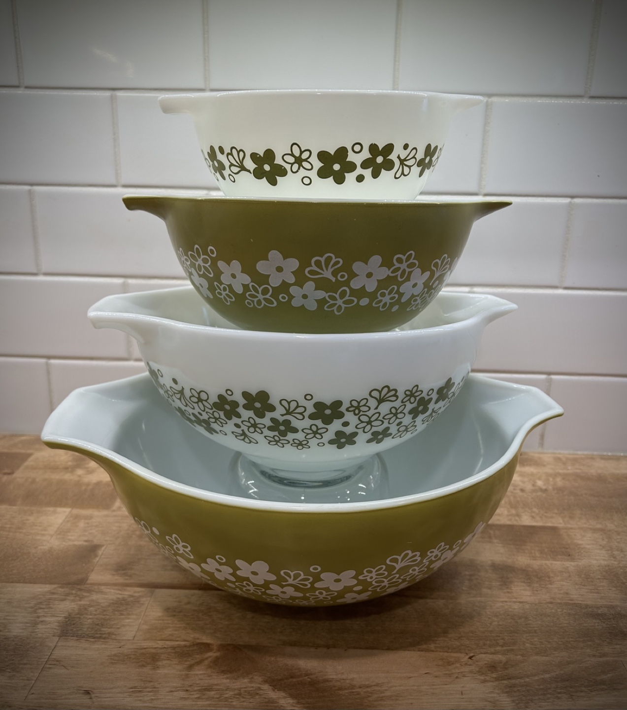 Vintage Pyrex Cinderella Bowls - Crazy Daisy Set
