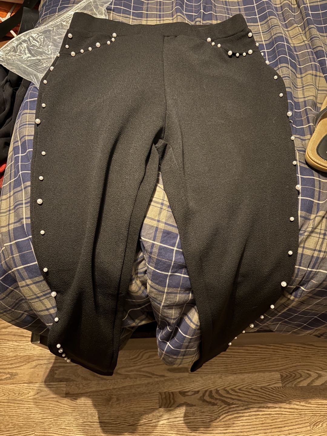 Black Pearl-Embellished Leggings size 12-14
