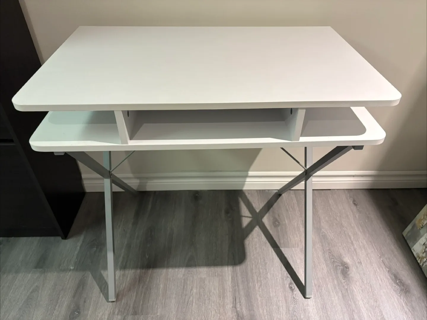 White Computer Desk with Metal Legs (Work/Study Table) thumbnail