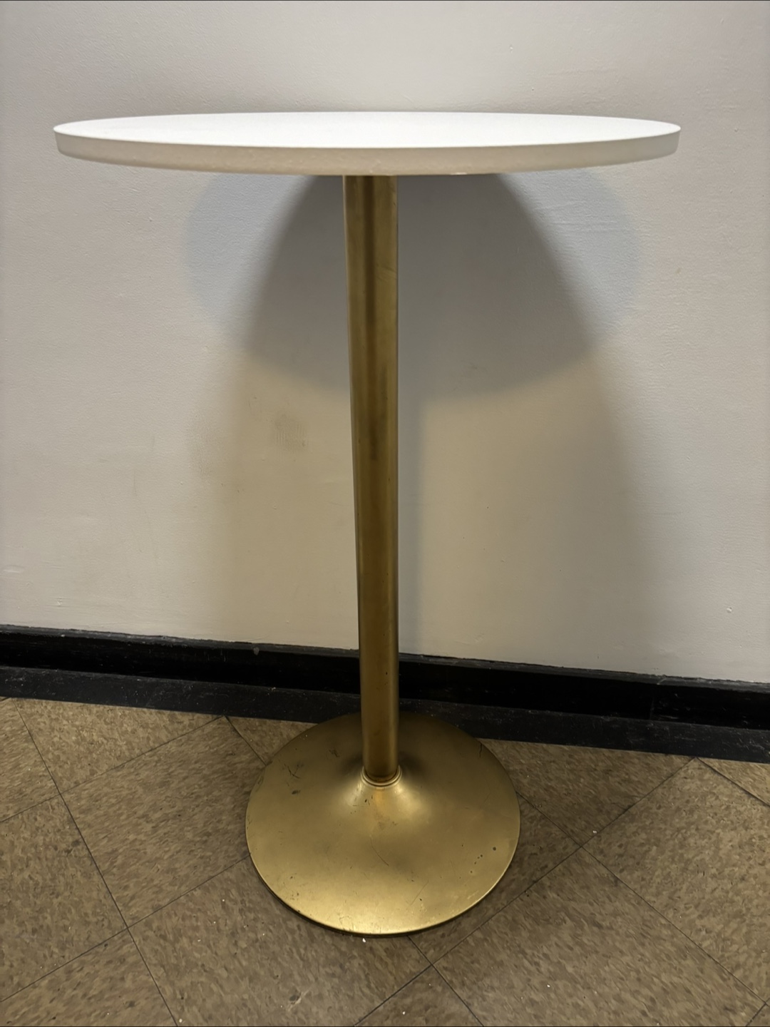 White and Gold Round Accent Table - photo 3