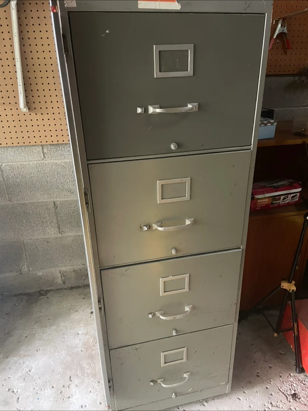 4 Drawer Solid Steel  filing cabinet image indicator(2)
