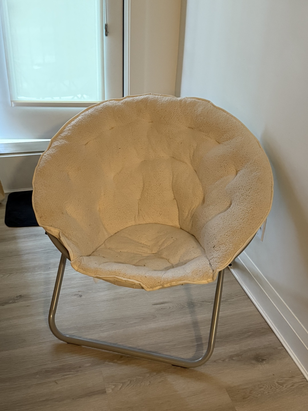 Cream Folding Saucer Chair