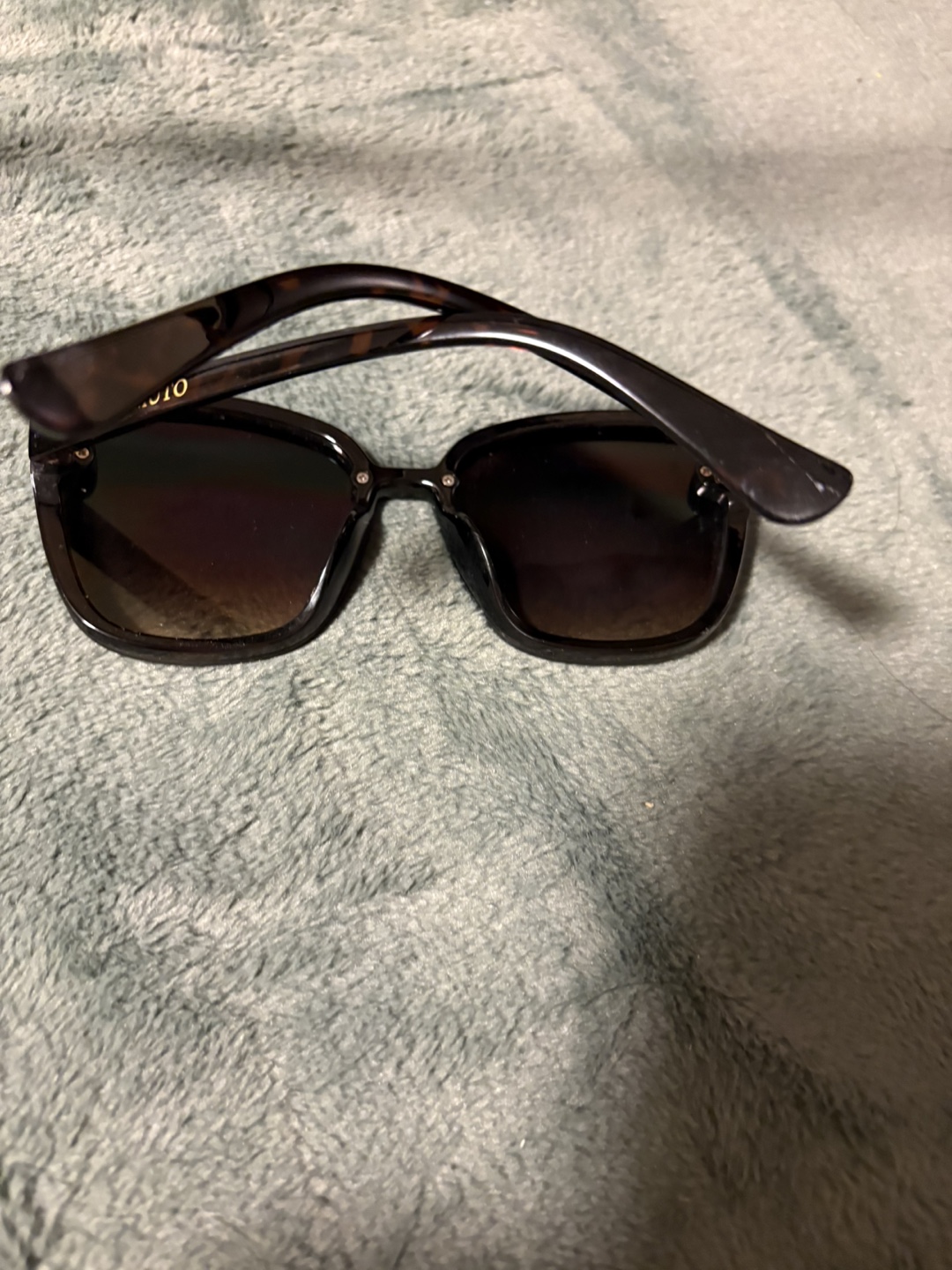 Vince Camuto Women's Sunglasses - photo 4