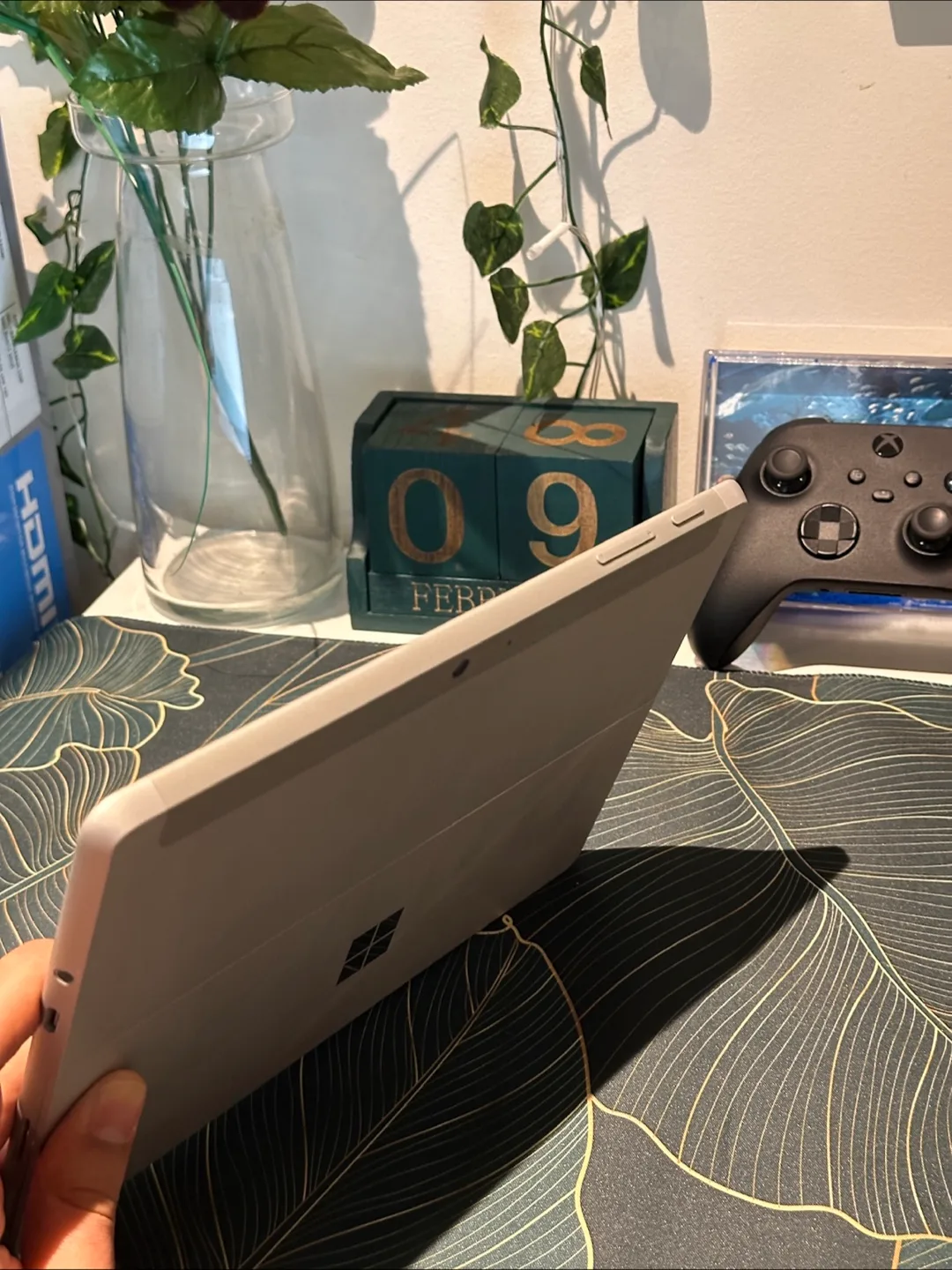 Microsoft Surface Go 2 - 8/128 GB - Plush Platinum image indicator(3)