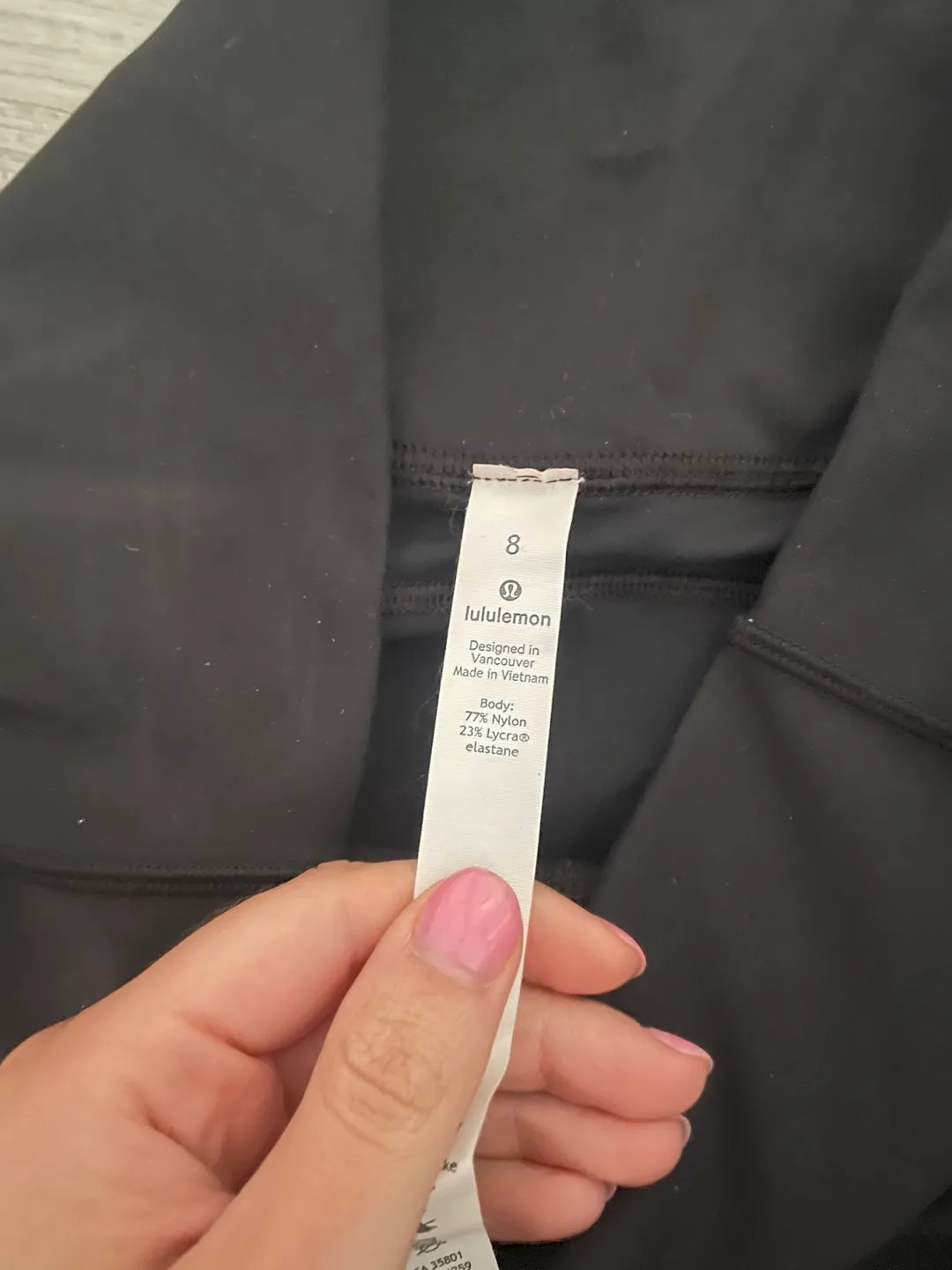 Lululemon Leggings and Shorts Bundle - Size 8 image indicator(5)