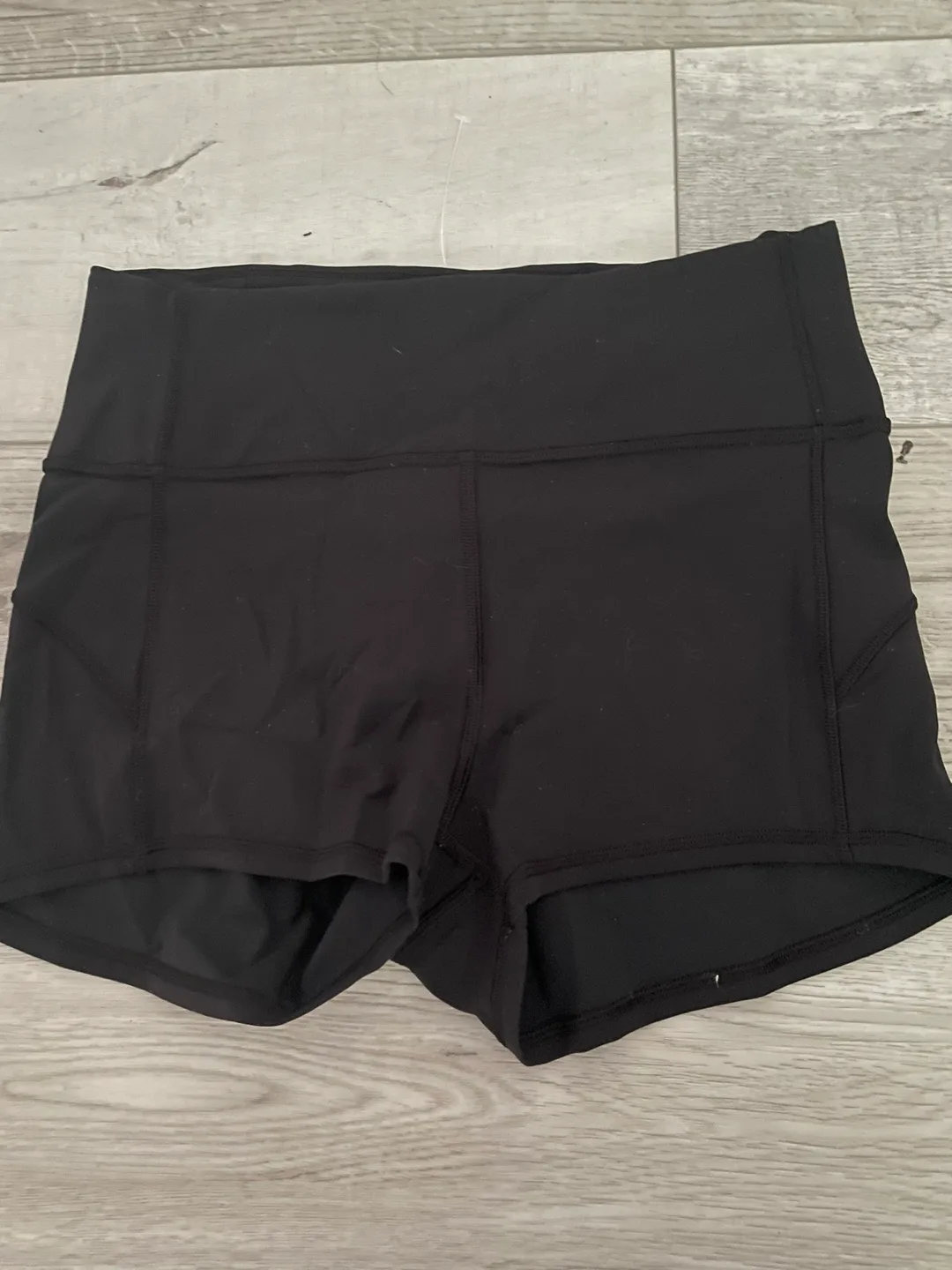 Lululemon Leggings and Shorts Bundle - Size 8 image indicator(4)