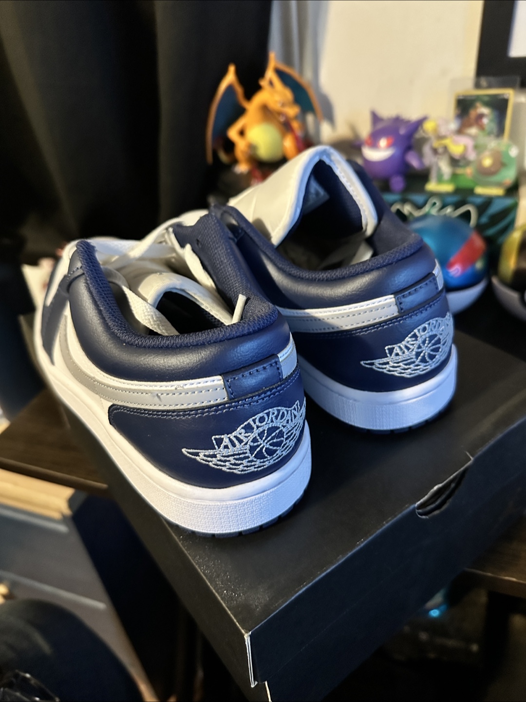 Men’s 9.5 Air Jordan 1 Low 'White/Navy' - photo 2