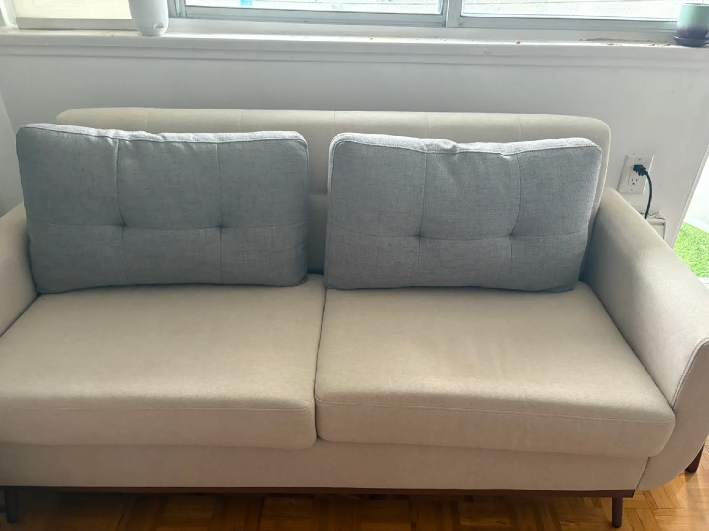 Free Rectangle Grey cushion thumbnail