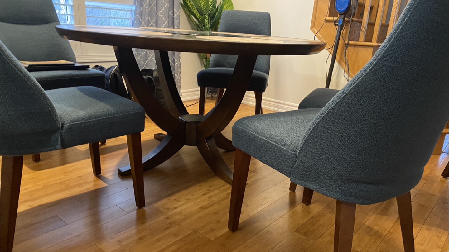 Round Dining Table - photo 3