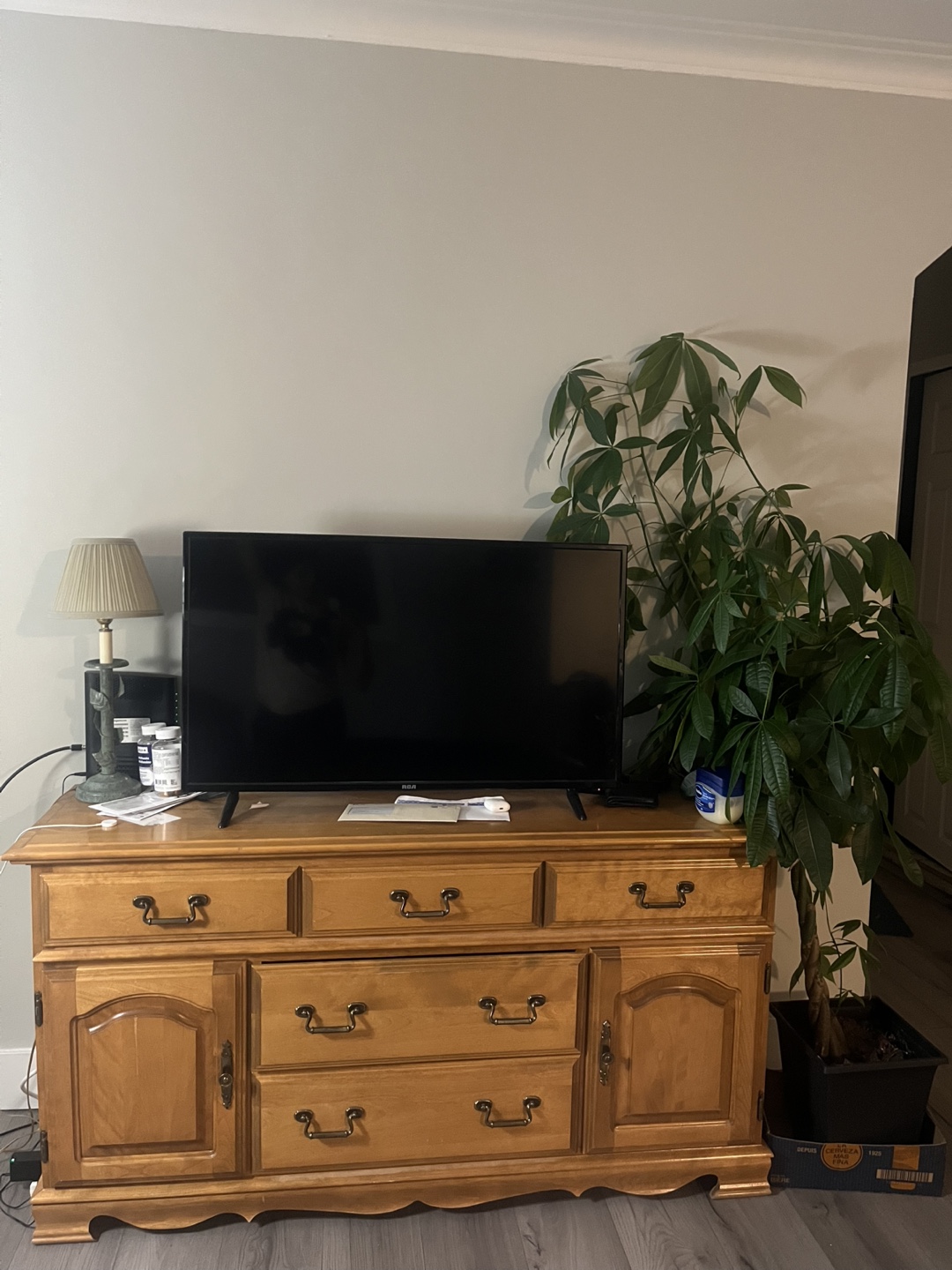 Wooden TV Stand/Console - 140cm x 67cm - photo 2
