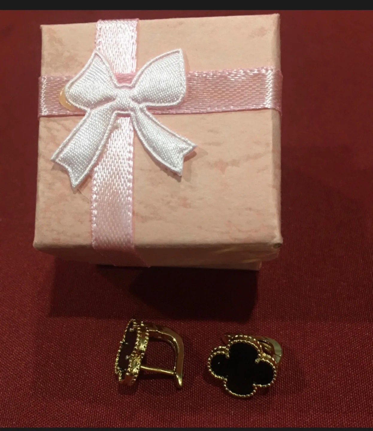 Three Pairs of Clover-Shaped Stud Earrings image indicator(2)