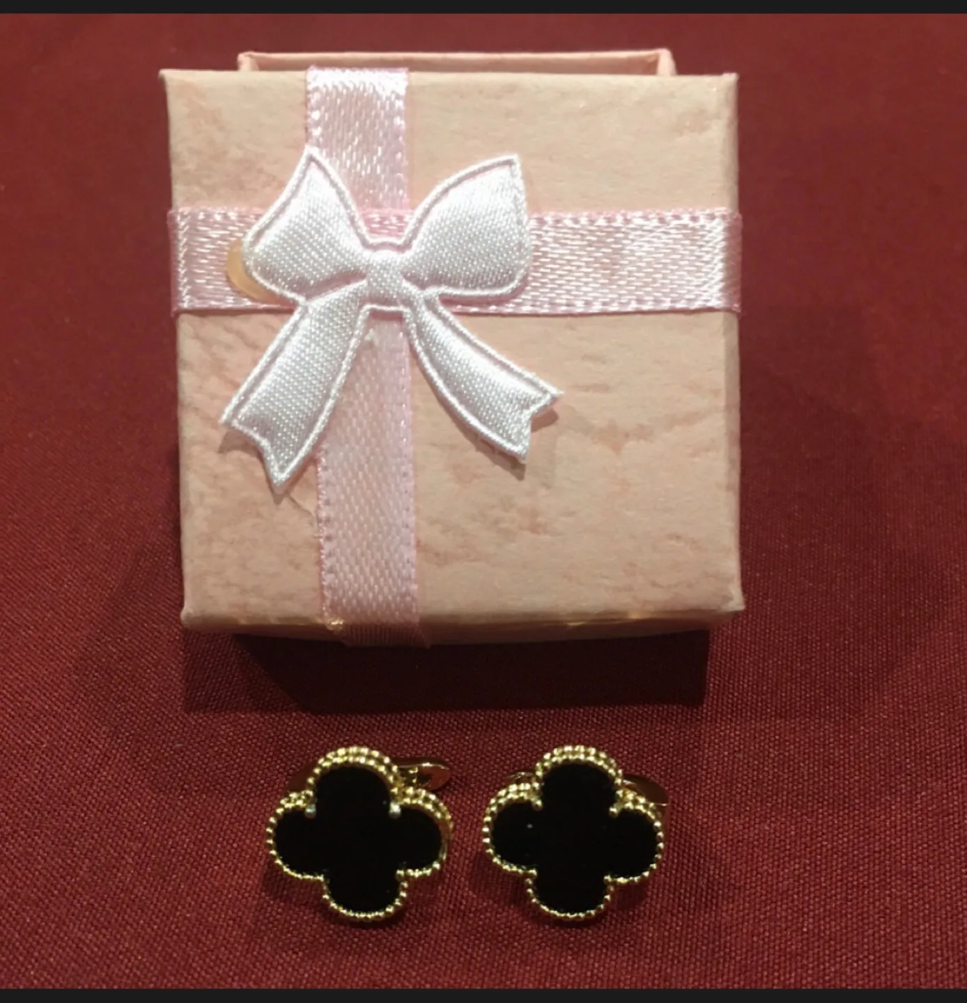 Three Pairs of Clover-Shaped Stud Earrings image indicator(3)