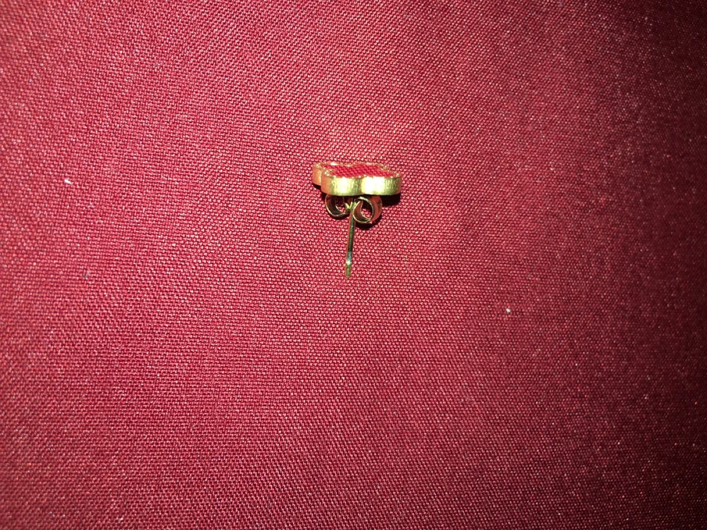 Three Pairs of Clover-Shaped Stud Earrings image indicator(8)