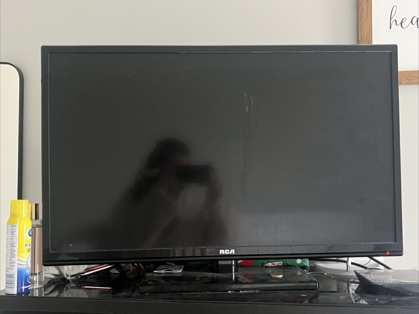 MOVING - RCA LED HDTV - 32 inch
