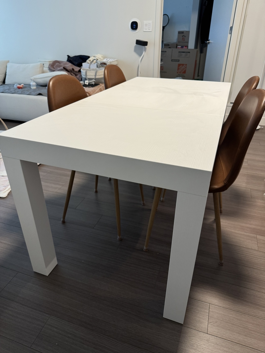White Extendable Dining Table with 4 Chairs