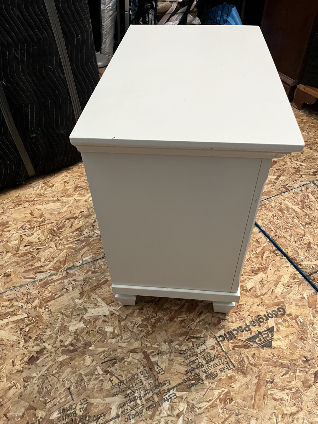 White 3-Drawer Nightstand - photo 3