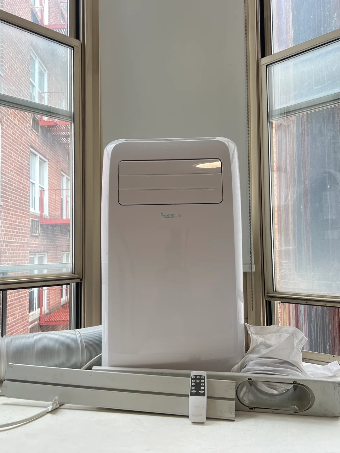 MOVE OUT SELL. SereneLife Portable Air Conditioner - 12000 BTU thumbnail