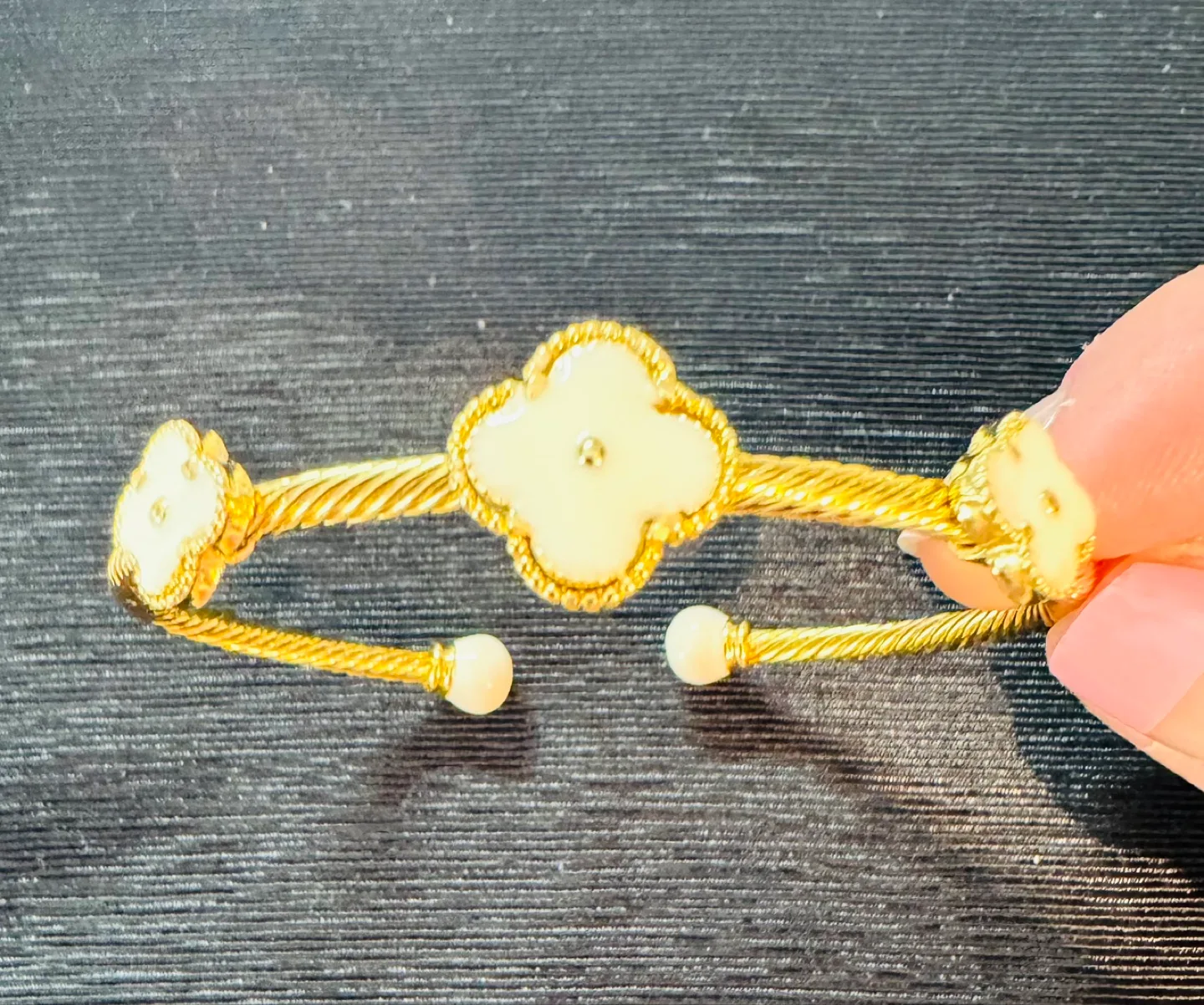 Clover Twist Rope adjustable Bangle 14K plated Ivory Enameled image indicator(2)