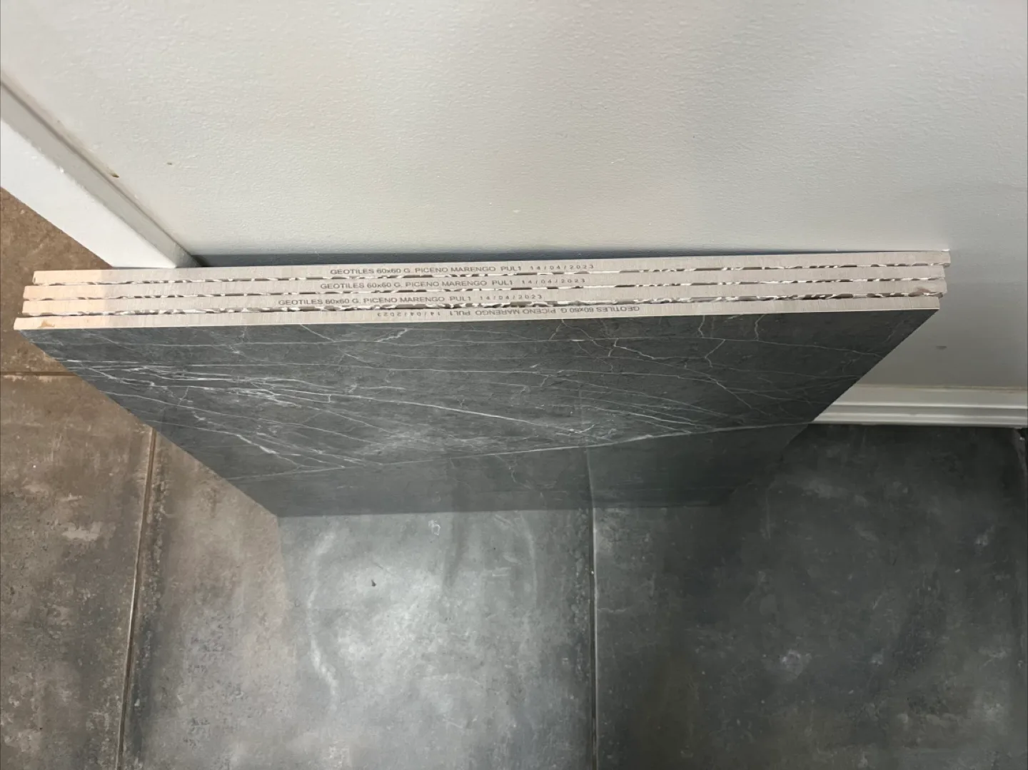 4 Grey Marble Tiles - covers 60x60 cover 15 square feet image indicator(3)