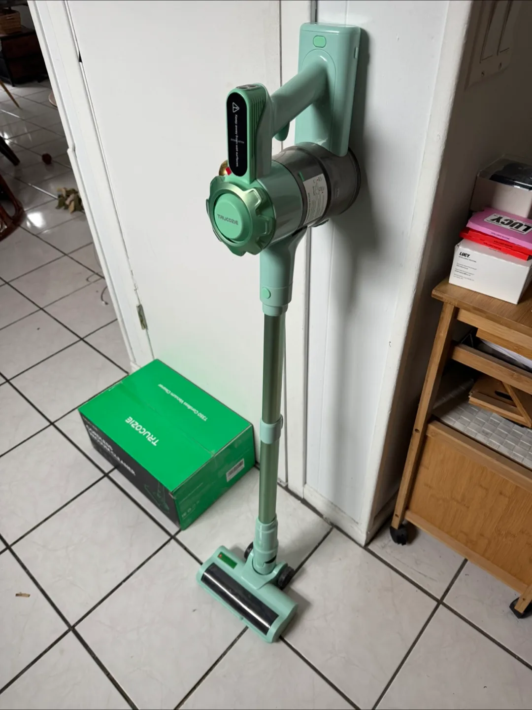 Cordless Vacuum Cleaner thumbnail